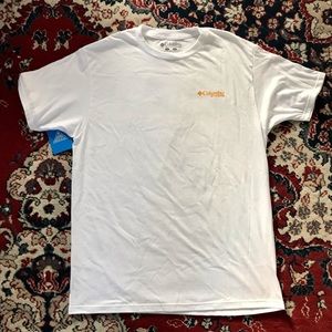 Columbia graphic t-shirt white size large